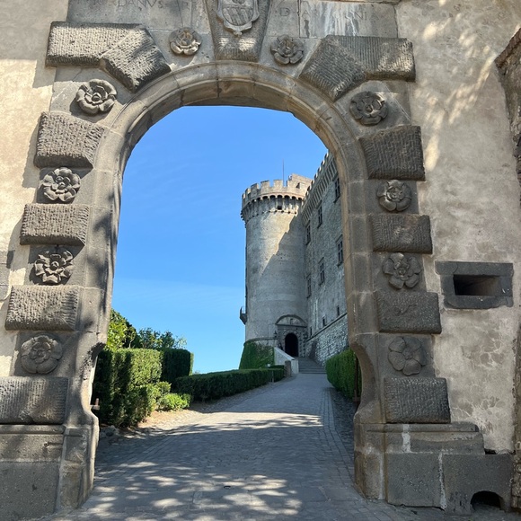 Meet your Posher, Jenn - Picture 1 of 1